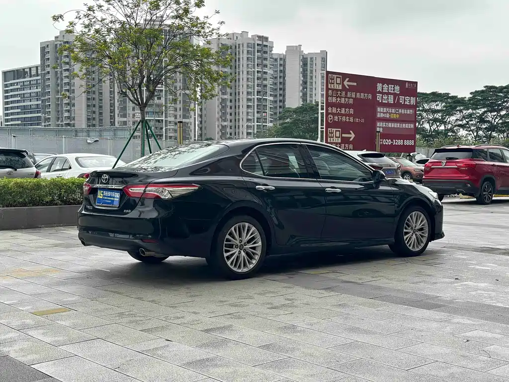 Toyota Camry 2020 — фото 4