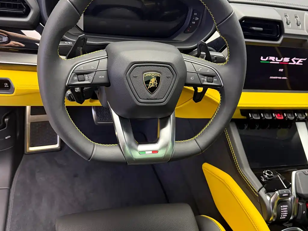 Lamborghini Urus SE — фото 4