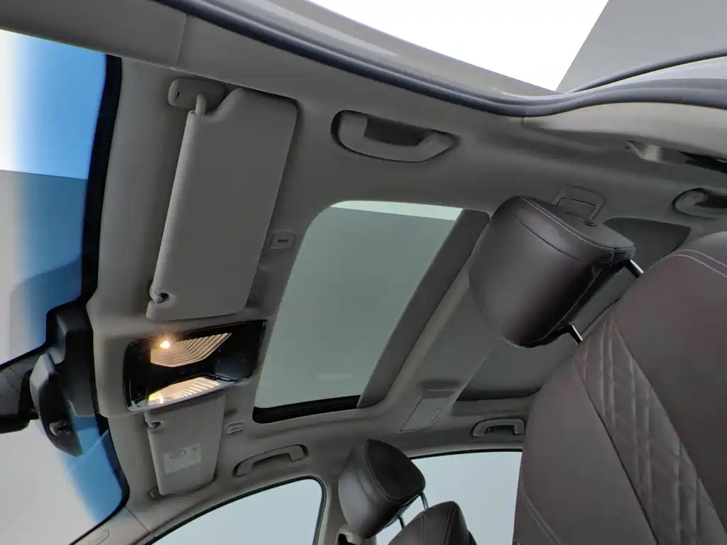 BMW 5 Series 2019 — фото 14