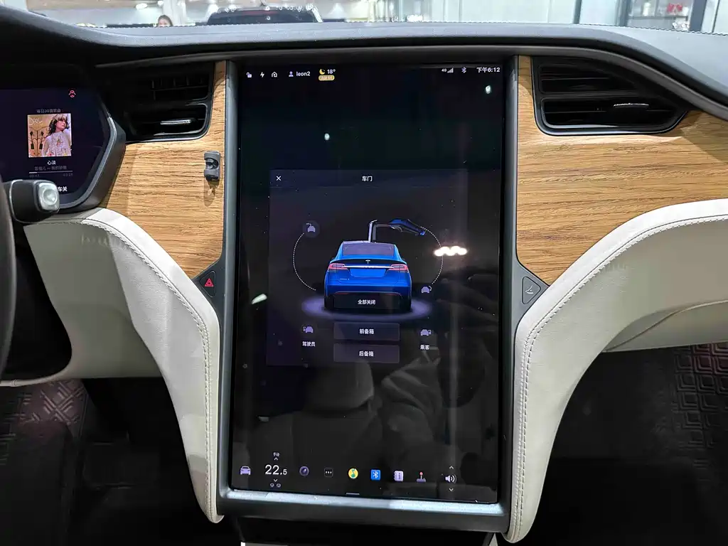 Tesla Model X 2019 — фото 17