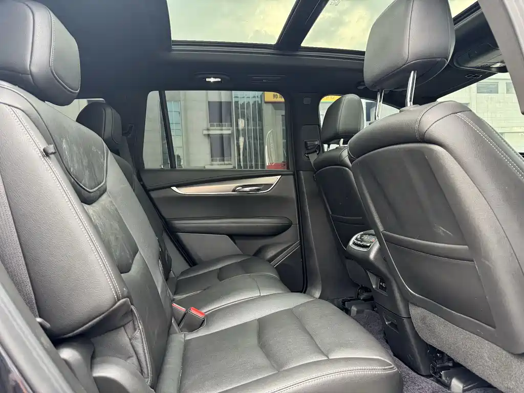 Cadillac XT6 2022 — фото 15