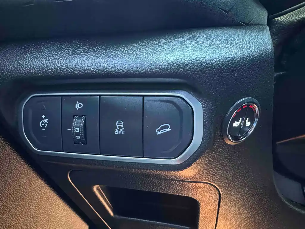 Haval Red Rabbit 2022 — фото 11