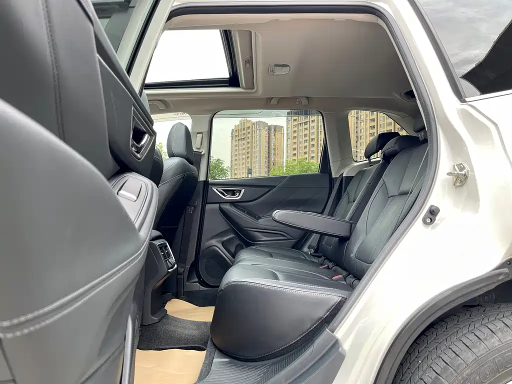 Subaru Forester 2021 — фото 11