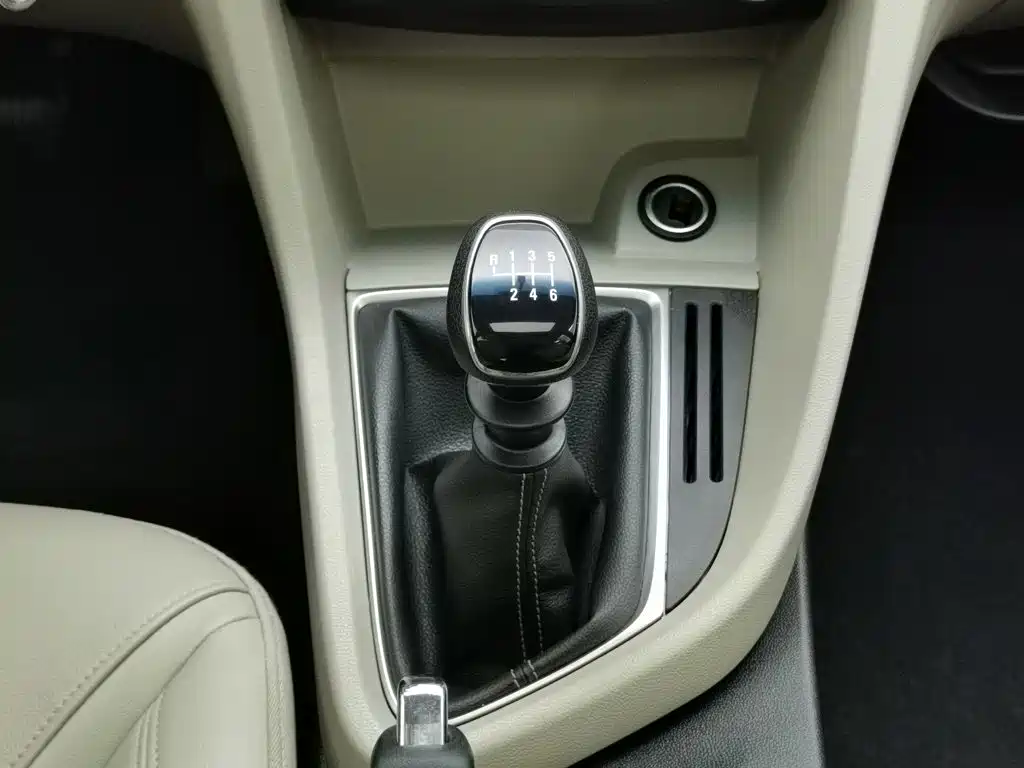 Buick Excelle 2018 — фото 13