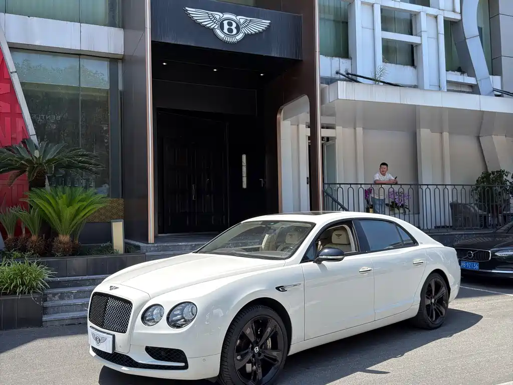 Bentley Flying Spur 2018 — фото 1