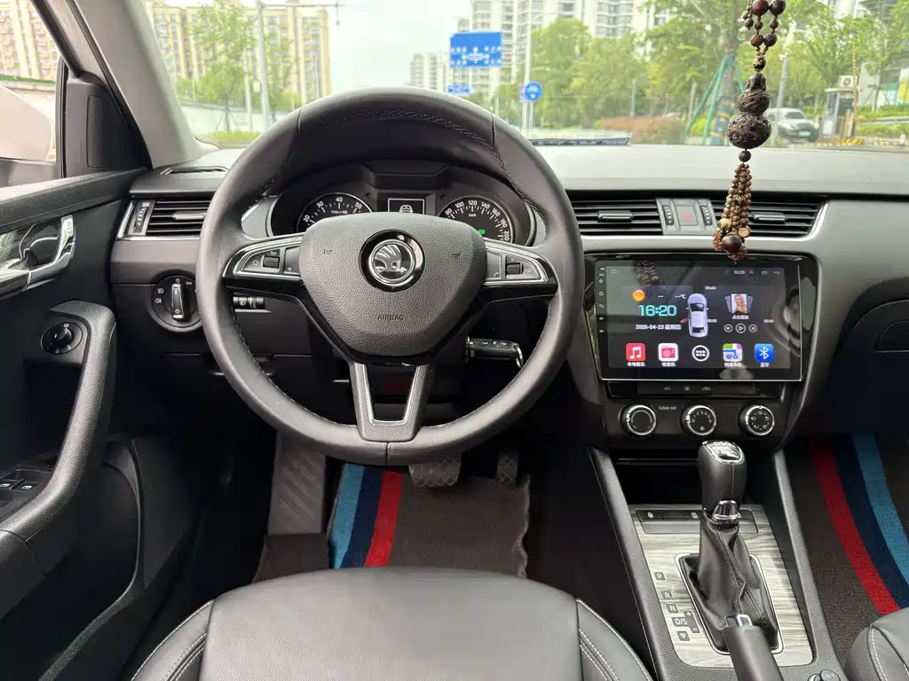 Skoda Octavia 2017 — фото 6