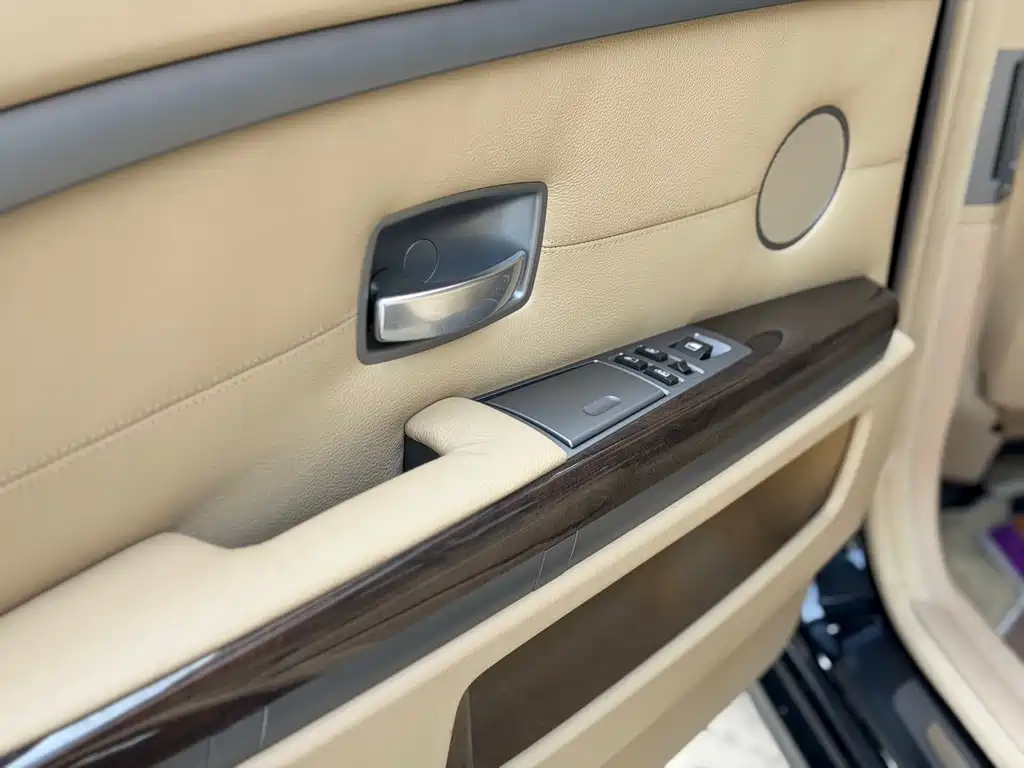 BMW 7 Series 2008 — фото 13