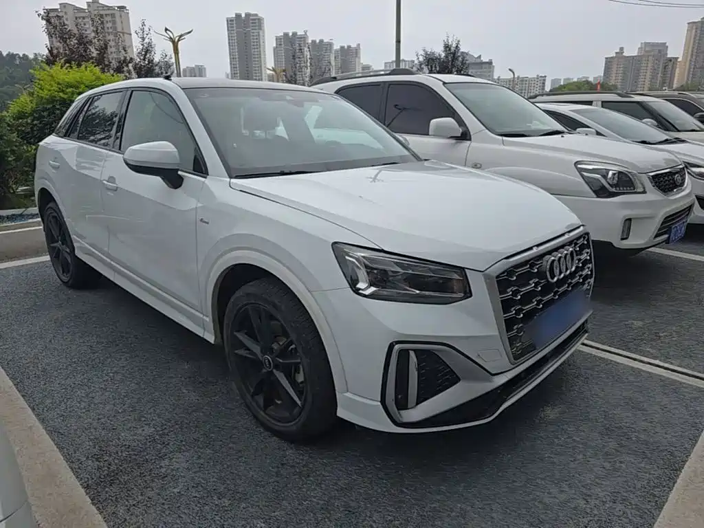 Audi Q2L 2023