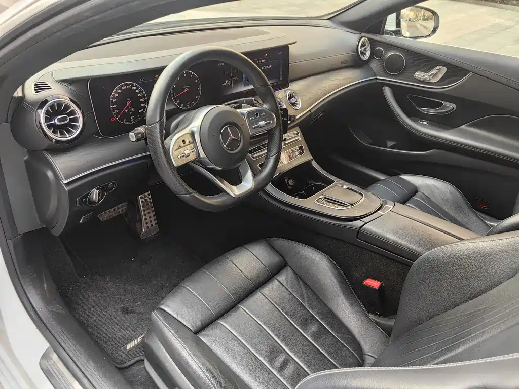 Mercedes-Benz E-Class 2019 — фото 18
