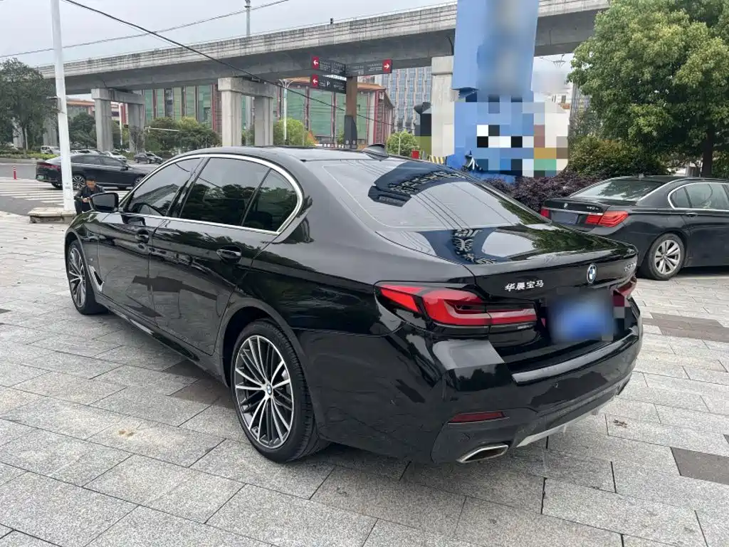 BMW 5 Series 2023 — фото 14