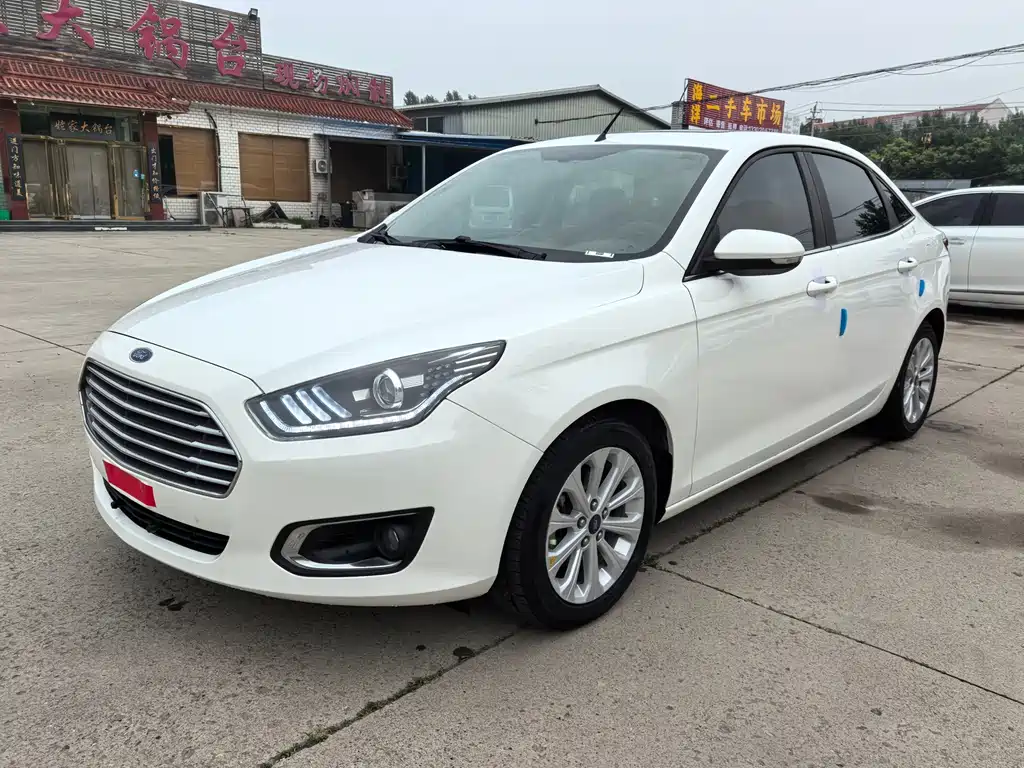 Ford Escort 2015