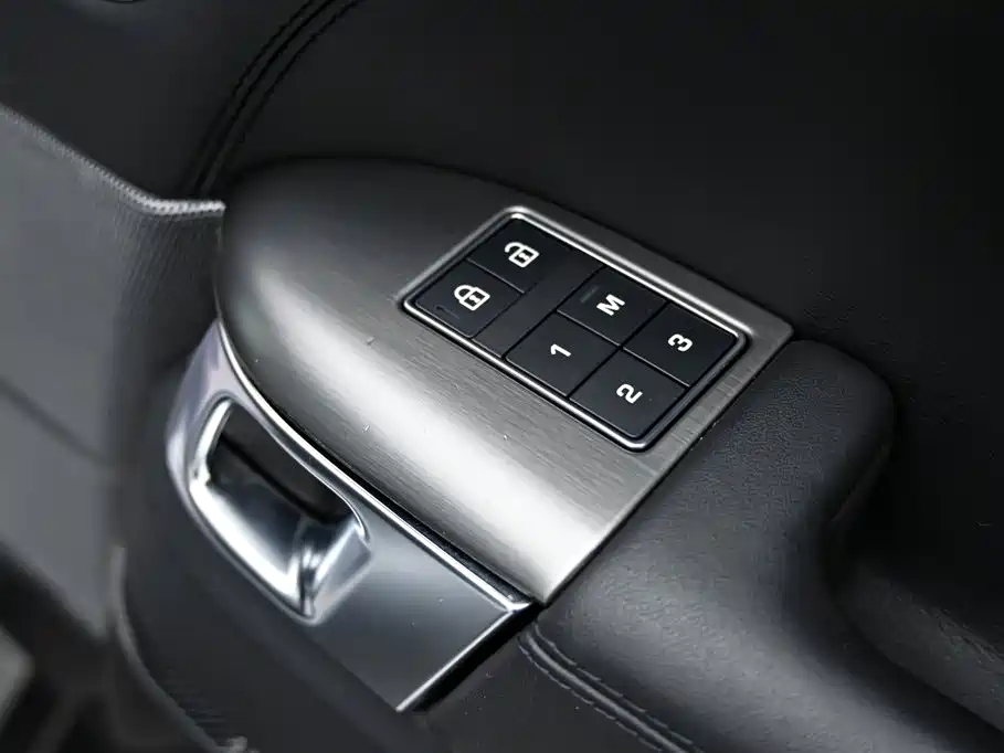 Land Rover Sport PHEV 2021 — фото 29