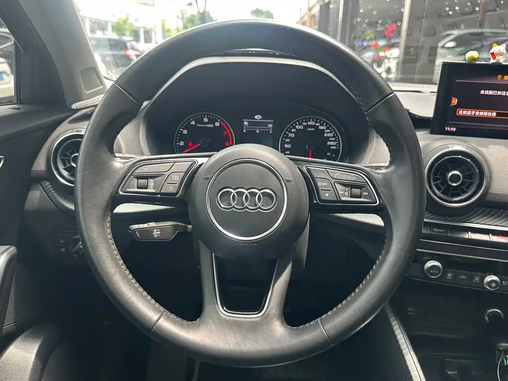 Audi Q2L 2021 — фото 11