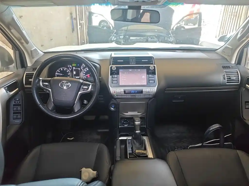 Toyota Prado 2019 — фото 10