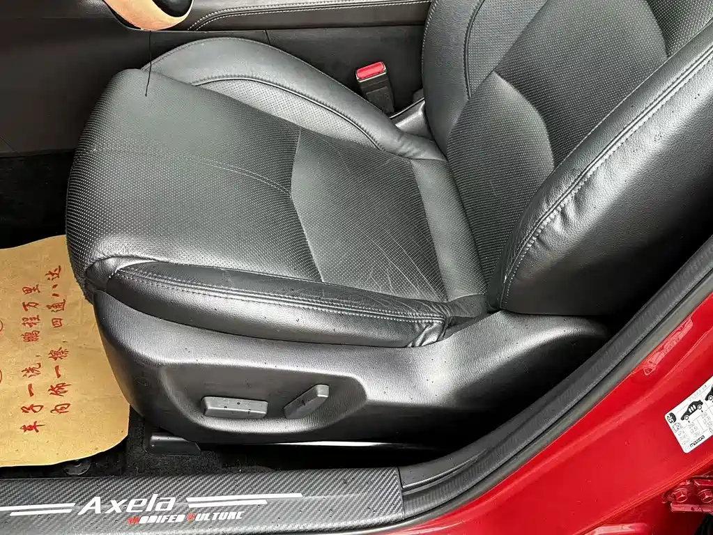 Mazda 3 Axela 2018 — фото 9