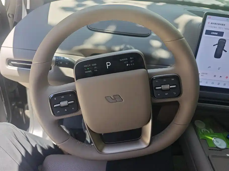 Li Auto i8 2025 — фото 15