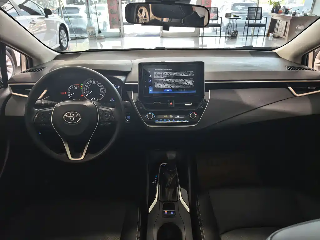 Toyota Corolla 2023 — фото 10