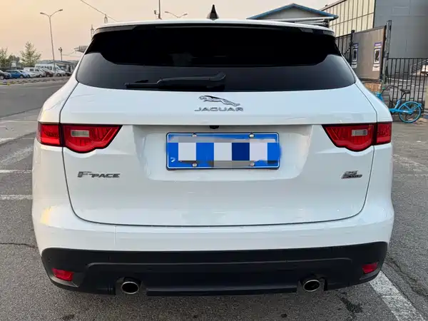 Jaguar F-PACE 2020