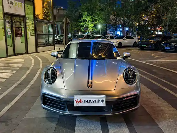 Porsche 911 2021