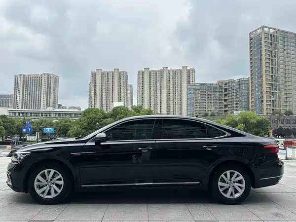 Volkswagen Passat Plug-In Hybrid 2020