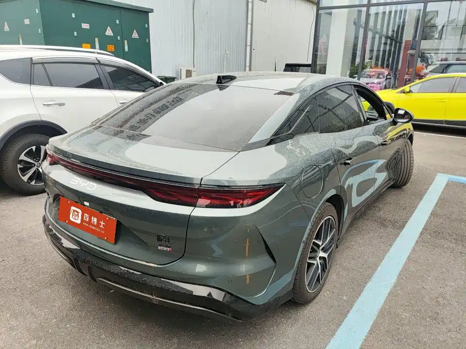 BYD Han L 2025