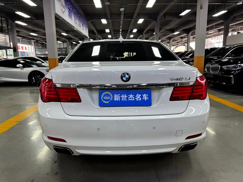 BMW 7 Series 2012 — фото 13