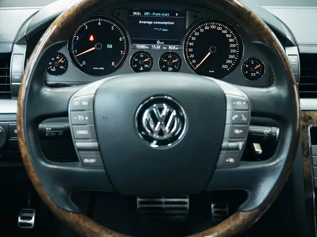 Volkswagen Phaeton 2016 — фото 13
