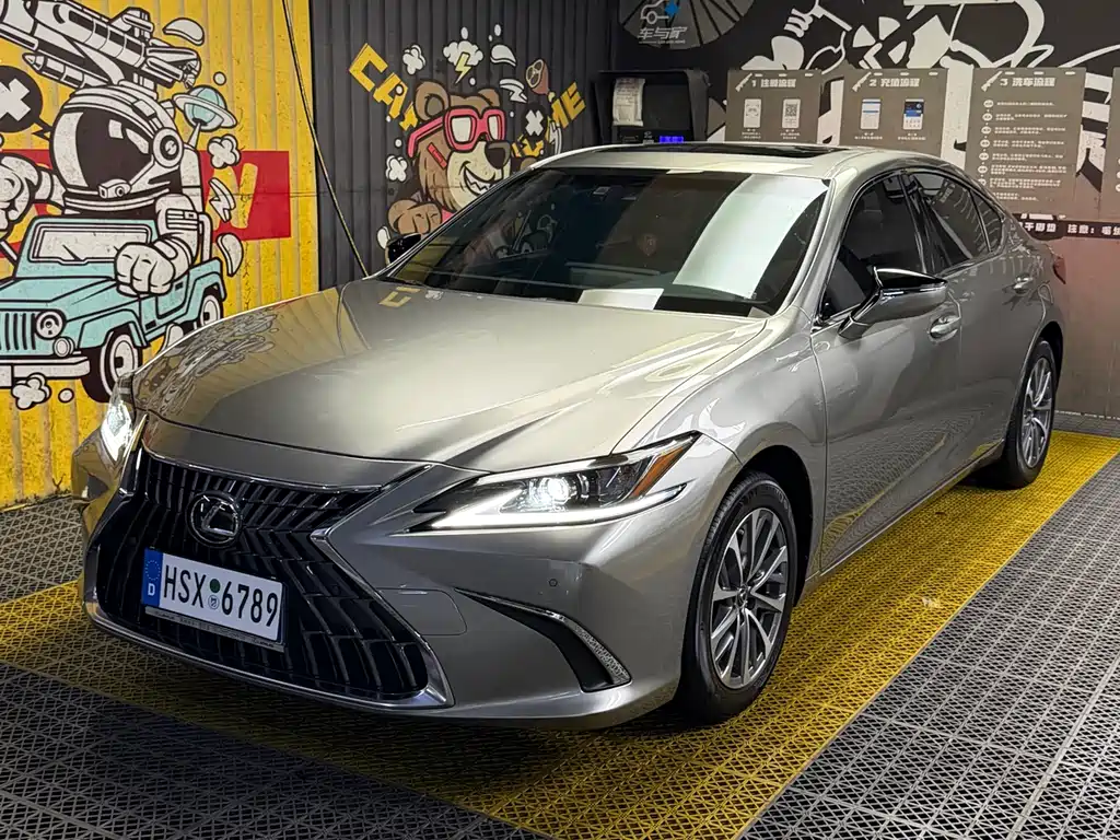 Lexus ES 2023