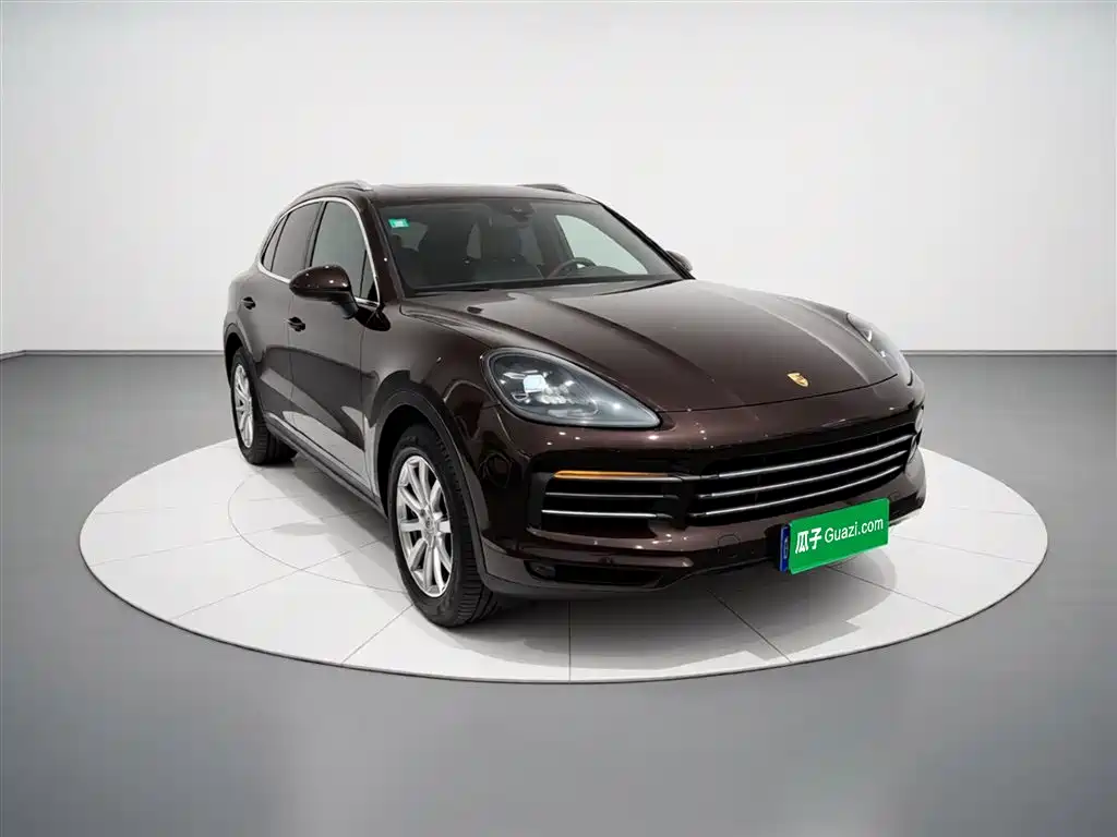Porsche Cayenne 2019 — фото 22