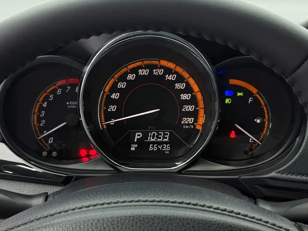 Toyota Yaris L 2022 — фото 18