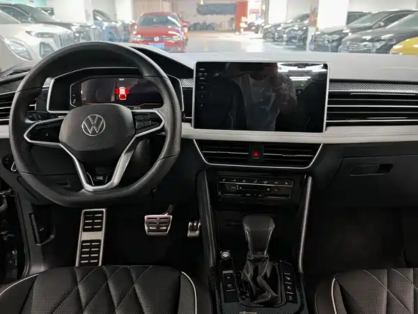 Volkswagen Tiguan L 2023