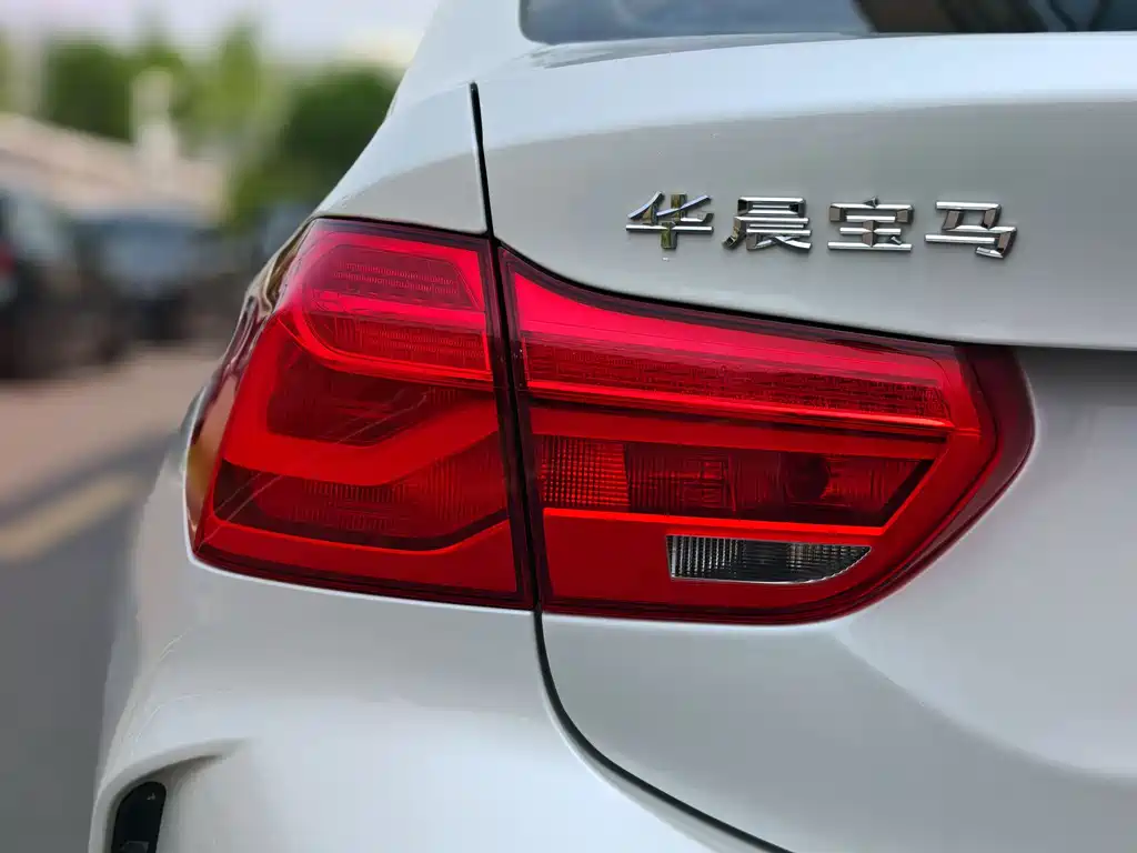 BMW 1 Series 2024 — фото 10