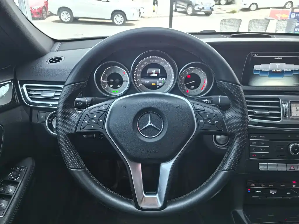 Mercedes-Benz E-Class 2015 — фото 9