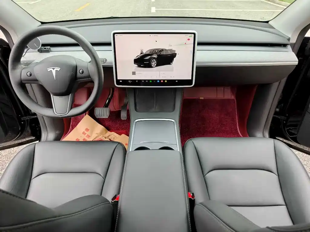 Tesla Model Y 2024 — фото 4