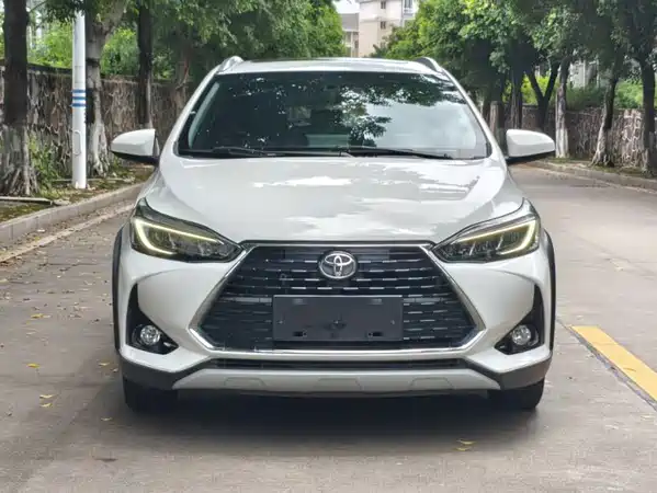 Toyota Yaris L 2021