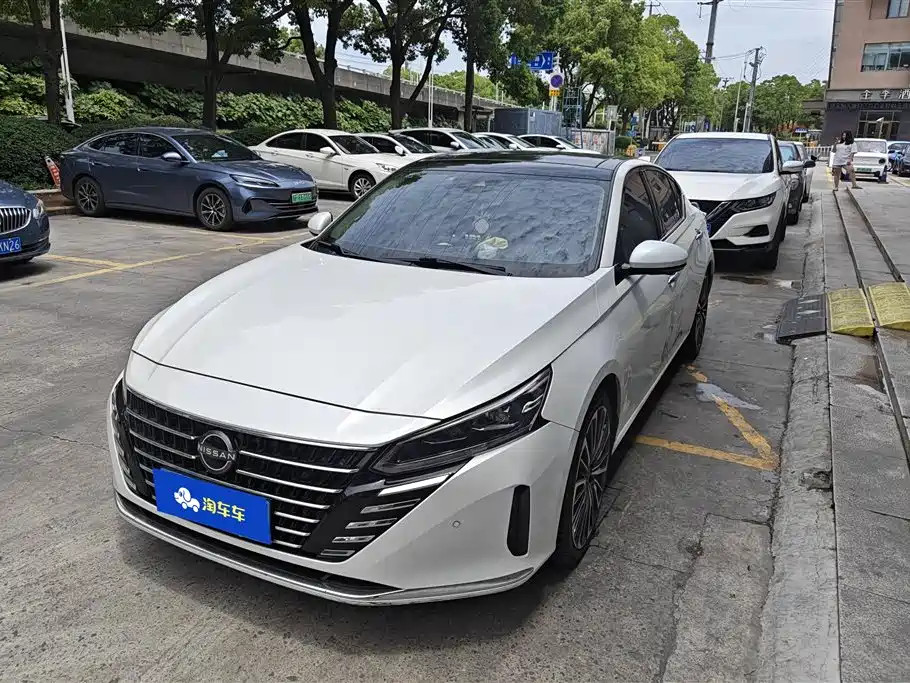 Nissan Teana 2023 — фото 1