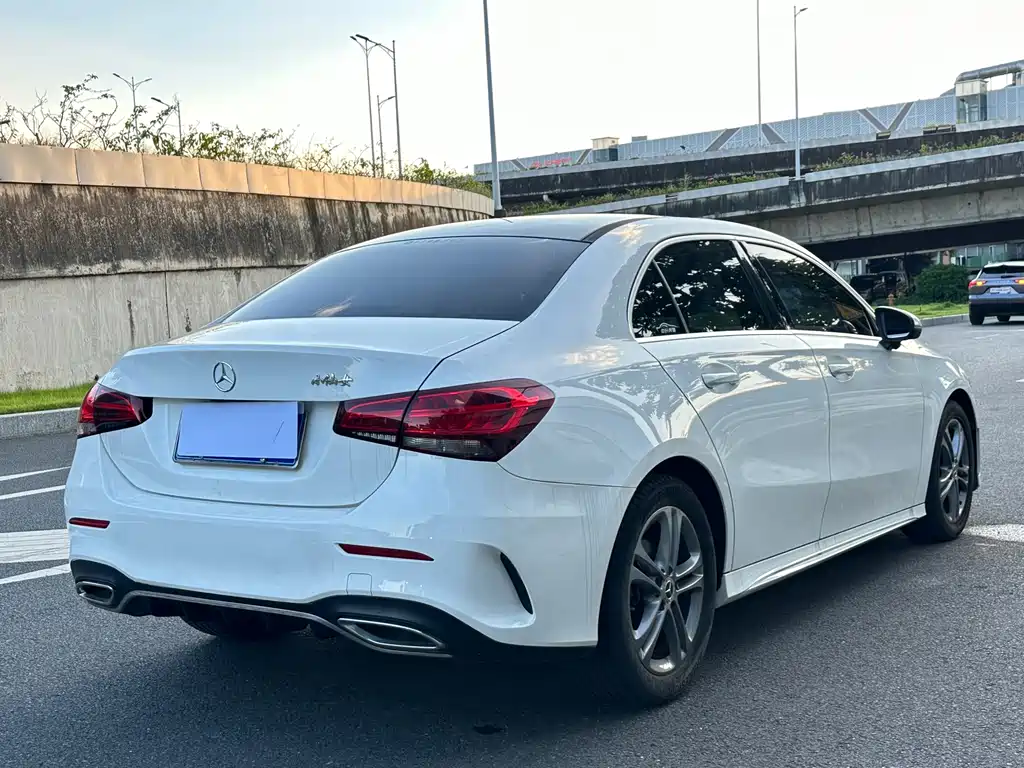 Mercedes-Benz A-Class 2022 — фото 17