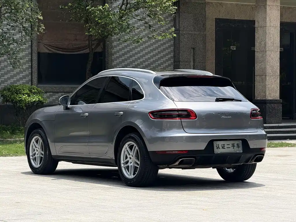 Porsche Macan 2017 — фото 18