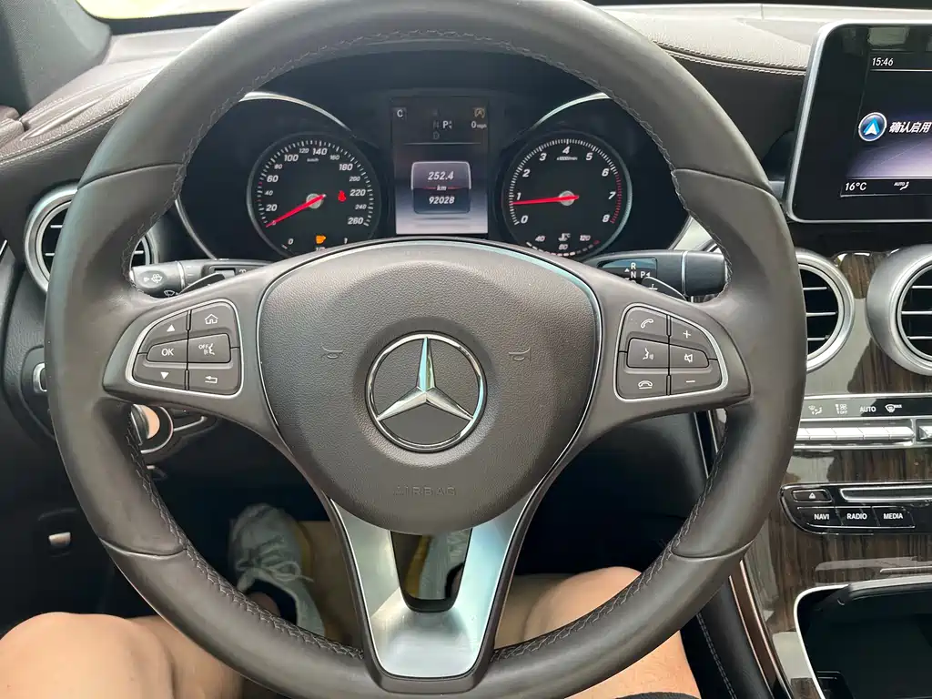 Mercedes-Benz GLC 2018 — фото 11