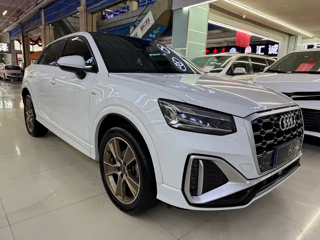 Audi Q2L 2023