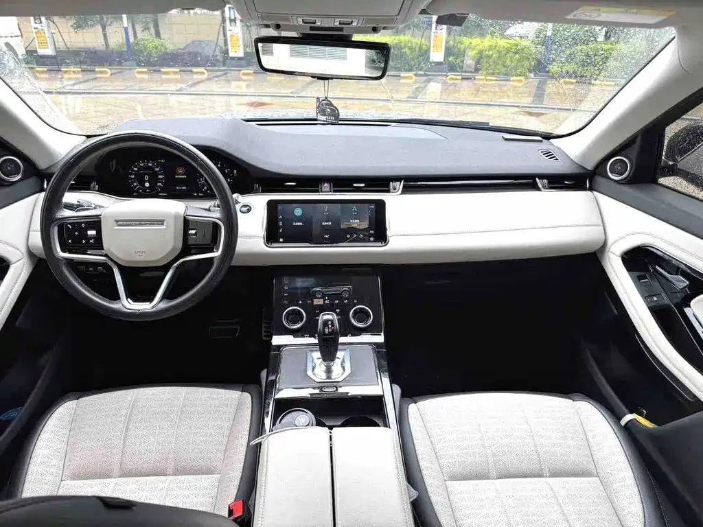 Land Rover Evoque 2021 — фото 10