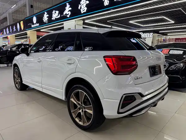 Audi Q2L 2023