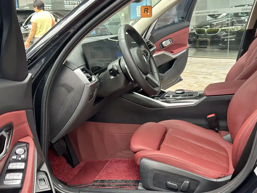 BMW 3 Series 2023 — фото 12