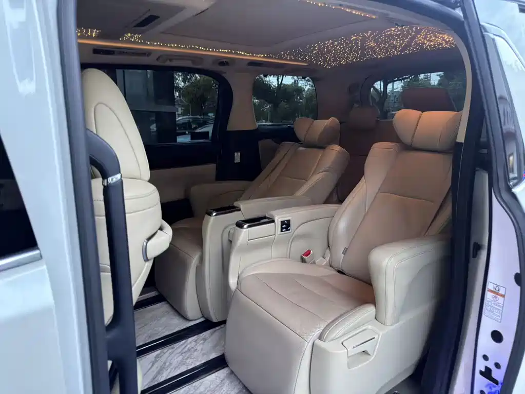 Toyota Alphard 2017 — фото 6