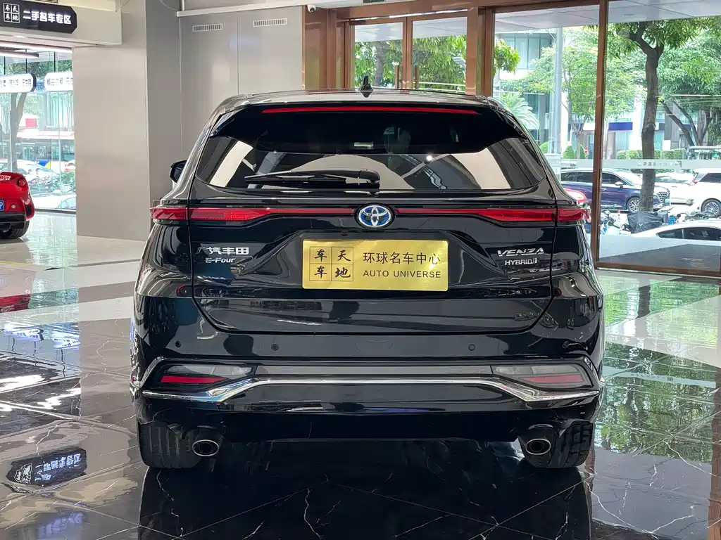 Toyota Venza 2023