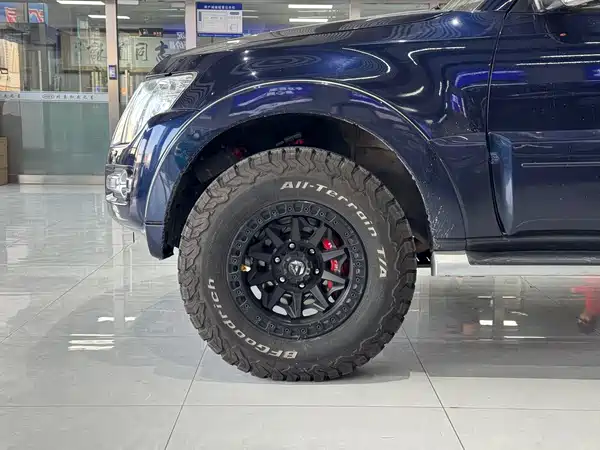 Mitsubishi Pajero 2019