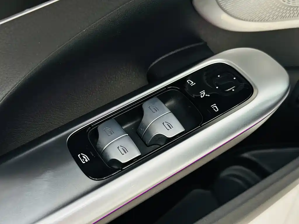 Mercedes-Benz C-Class 2023 — фото 14