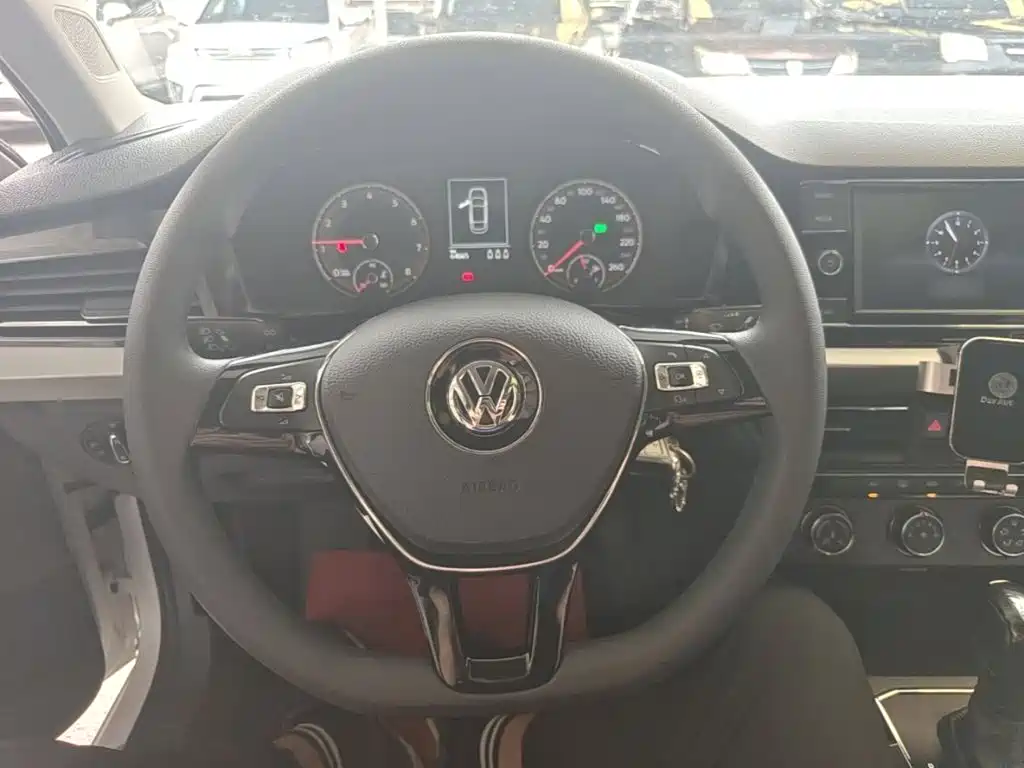 Volkswagen Lavida 2019 — фото 11