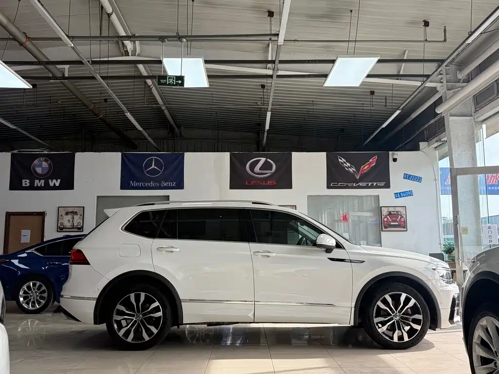 Volkswagen Tiguan L 2021 — фото 3