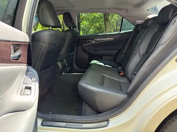 Toyota Crown 2017